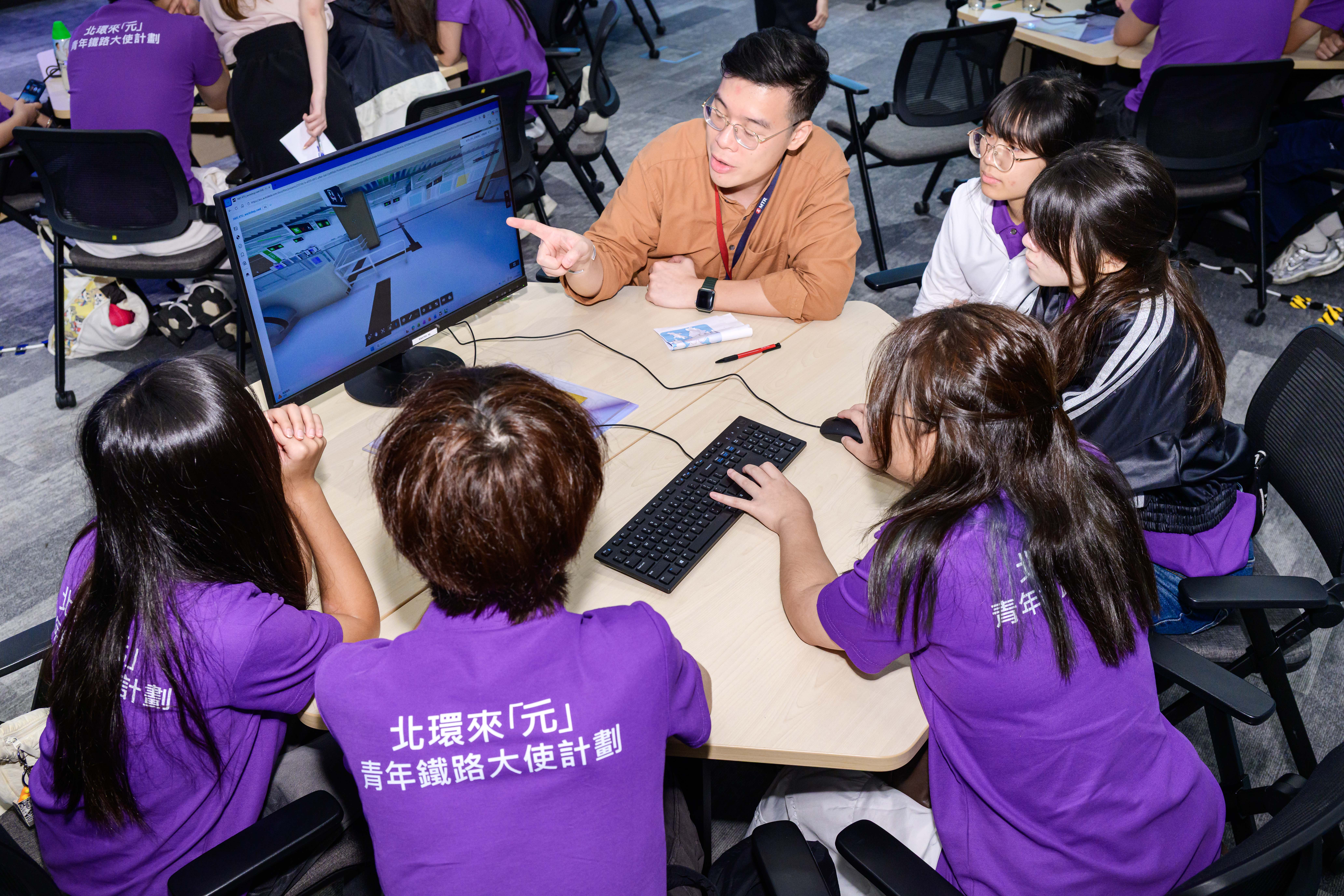 透過互動 BIM(建築信息模擬)遊戲,瞭解工程團隊如何利用數碼模型進行設計模擬、問題檢測及跨專業團隊協調。